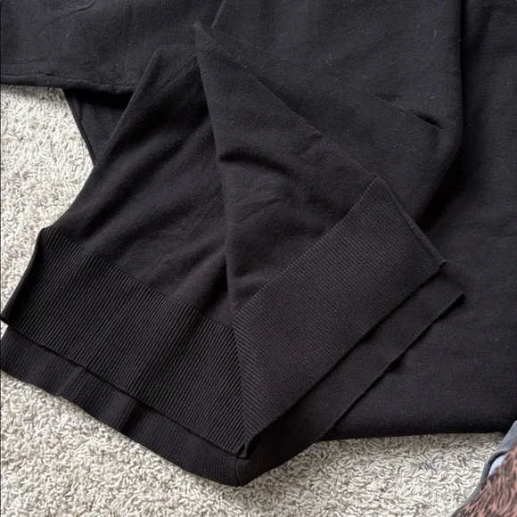 Women’s Black 2 piece Sweater Set XL - Picture 5 of 5